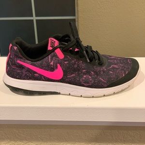 Women’s Nike running shoes size 6.5